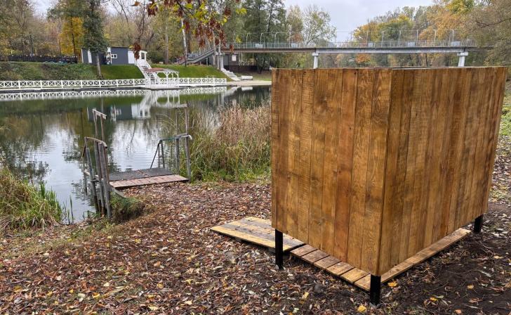 В Курске на Боевке установили раздевалку для «моржей»