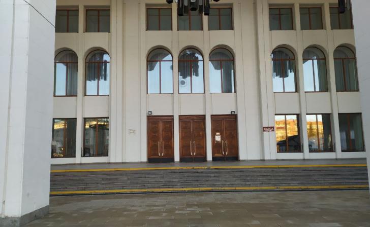 Спектакль курского драмтеатра перенесут ради столичного «Ревизора»