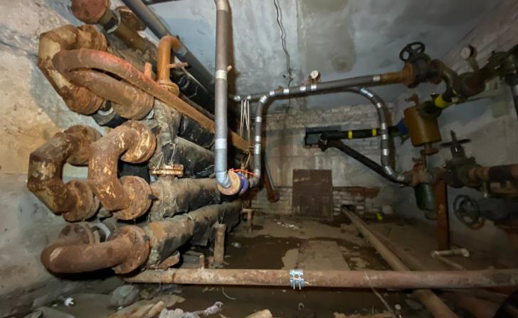 Мэр Курска обещал жильцам дома на улице Гагарина, что отопление дадут Мэр Курска обещал жильцам дома на улице Гагарина, что отопление дадут