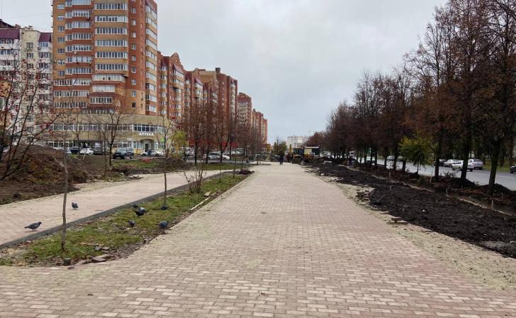 В Железногорске подрядчик не уложился в срок ремонта Аллеи поколений