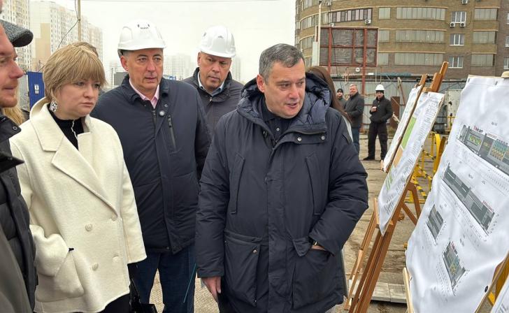 Хинштейн потребовал от компании 