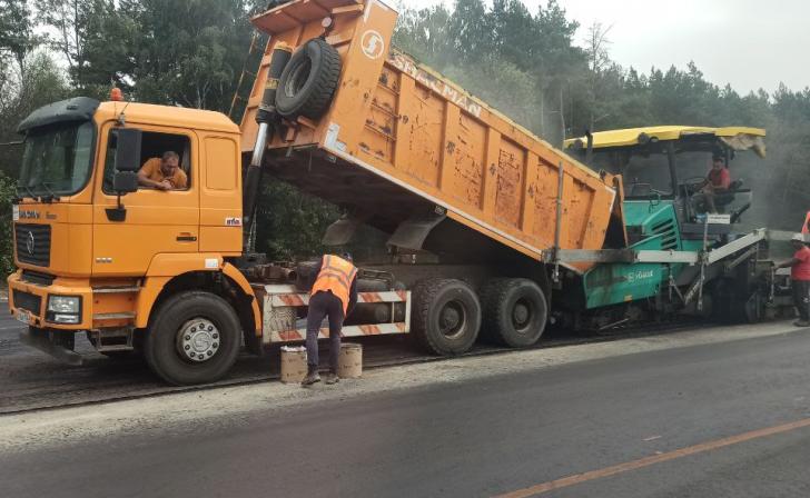 В Курском районе на дополнительные деньги ремонтируют трассу Отрешково-Петровское-Беседино