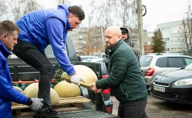 В Курске от автомобилей огородили пешеходную зону рядом со школой № 54