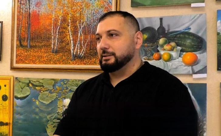 Спортсмен из Курчатова рисует городские пейзажи Спортсмен из Курчатова рисует городские пейзажи