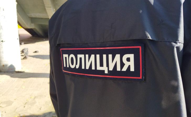 В Курской области полицейские задержали водителя со 150 килограммами кабеля