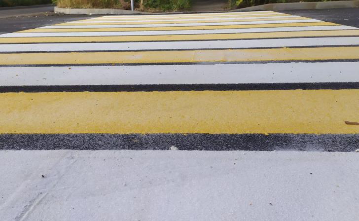 В Курске водитель микроавтобуса сбил 14-летнюю девочку на переходе