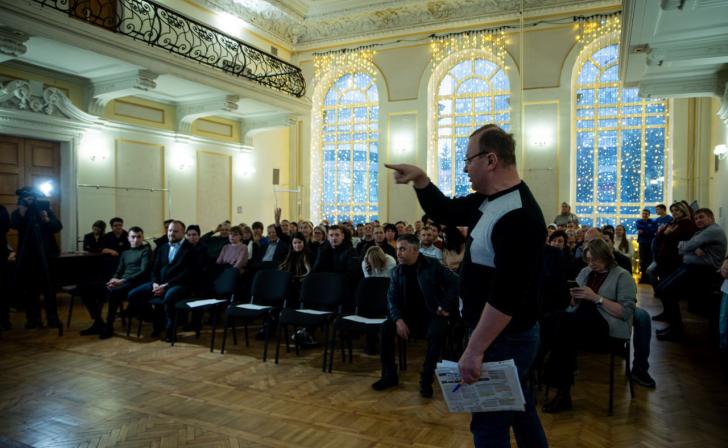 В Курске обсудили размеры торговых точек и их дизайн-код В Курске обсудили размеры торговых точек и их дизайн-код