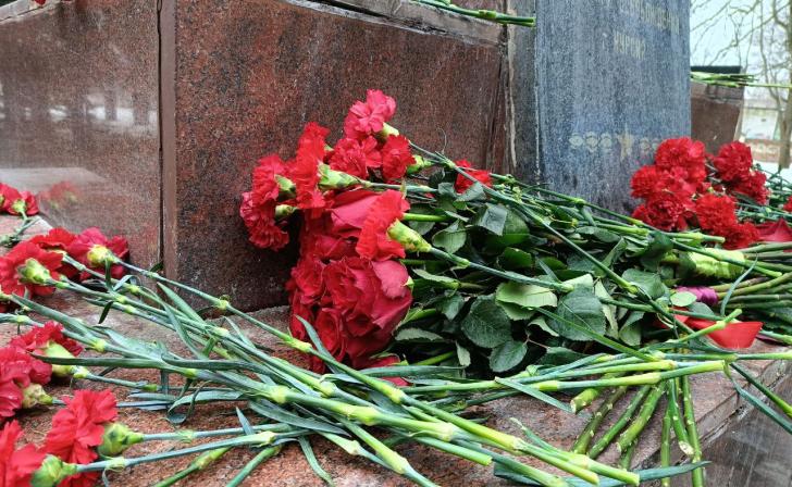 В школе №1 Льгова Курской области появилась памятная доска погибшего в СВО бойца