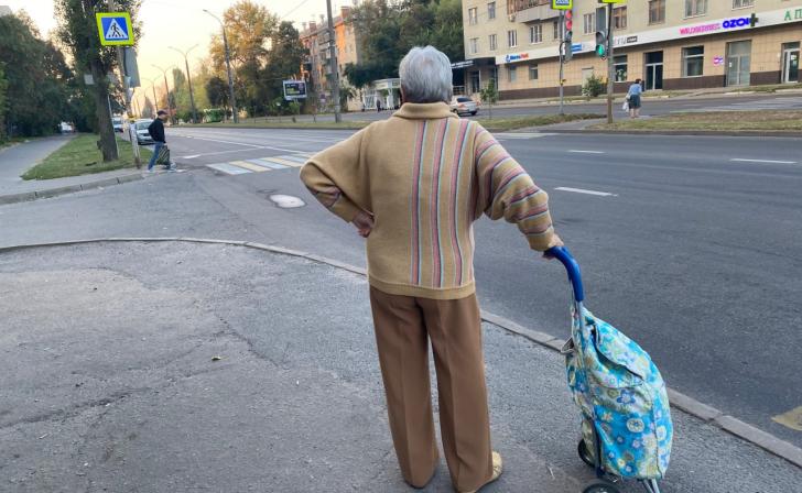 В Курске пенсионерка пытается отсудить 350 тысяч рублей за падение в автобусе В Курске пенсионерка пытается отсудить 350 тысяч рублей за падение в автобусе