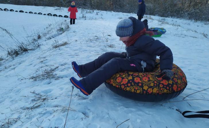 В Курске этой зимой откроют 3 бесплатных катка и 5 горок для тюбинга
