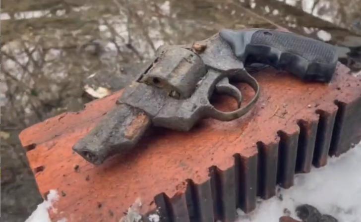 Револьвер нашли курские волонтёры во время уборки Тускари