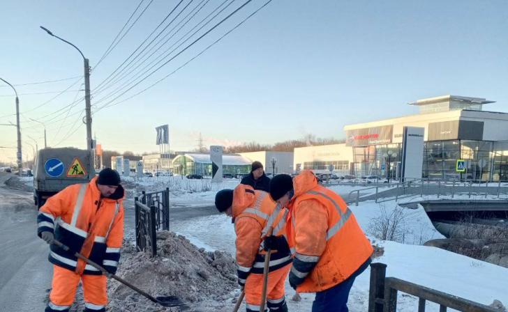 По просьбам курян привели в порядок две городские улицы - Ломакина и Карла Маркса