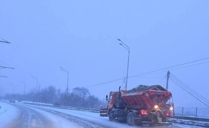 В ночь на 12 января курские улицы будут убирать 70 единиц спецтехники