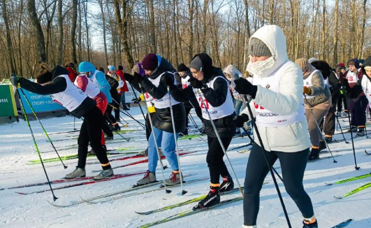 В Курске прошел лыжный кросс для педагогов