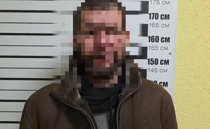 Курские полицейские нашли мужчину, разбившего плитку в подземном переходе на ул. Энгельса