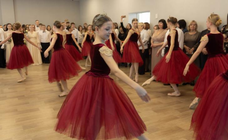 Сретенский бал прошёл в Горшеченской школе в четвёртый раз