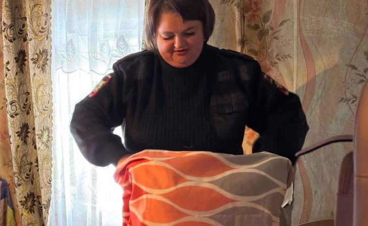 Новую кровать подарили юной жительнице Курской области