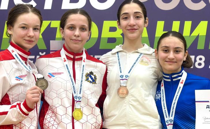Сборная рапиристов Курской области стала второй на первенстве России