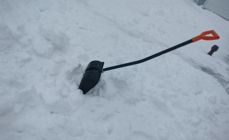 За сутки на железной дороге в Курской области убрали более 3 тысяч кубометров снега