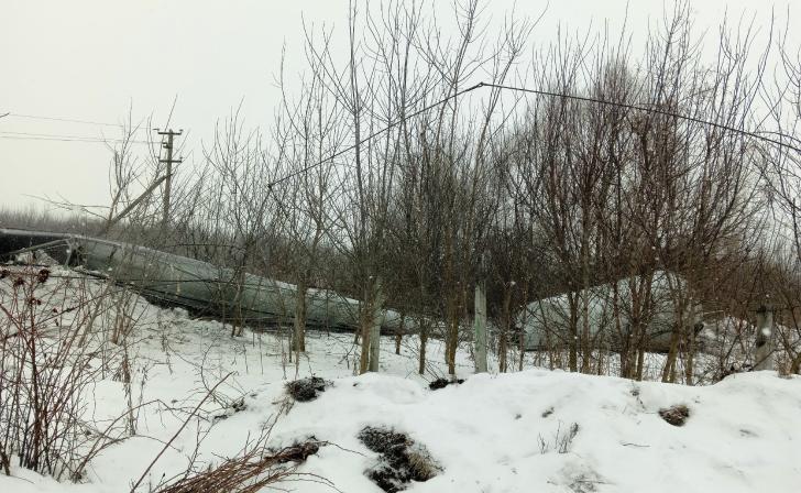 В поселке Горшечном рухнула водонапорная башня