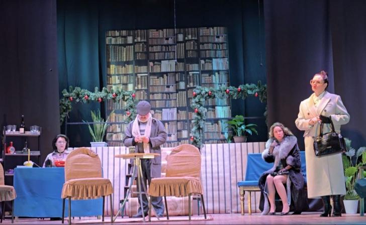 Спектакль «Ищите женщину» показали в Курской области