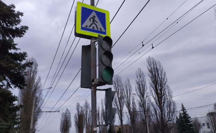 Светофоры не работают в Курске на перекрестке улиц Садовая-Ленина-Мирная