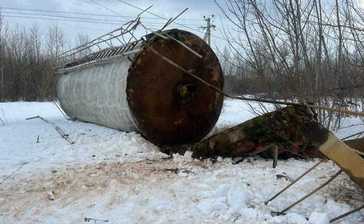 В сельсовете Курской области отрицают суточное отсутствие воды после падения водонапорной башни В сельсовете Курской области отрицают суточное отсутствие воды после падения водонапорной башни