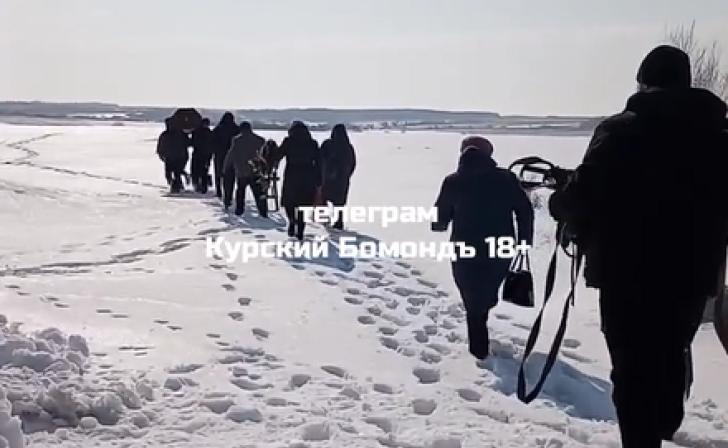 Жители Курской области рассказали, как несли умершего на кладбище три километра по сугробам