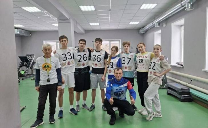 Юные спортсмены Курска сдают нормативы комплекса «Готов к труду и обороне»