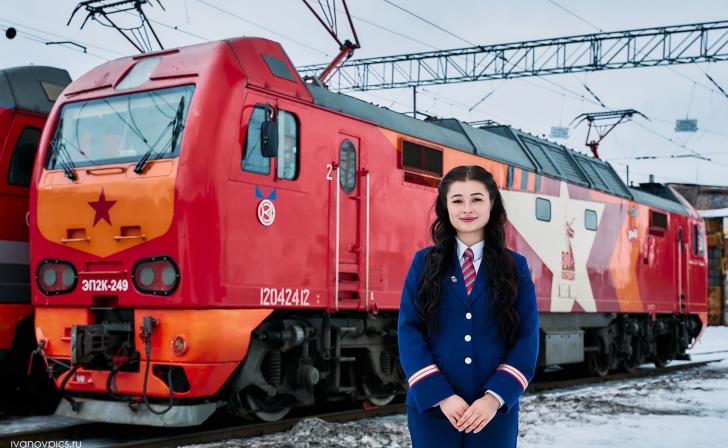 «Все мечтают о кабинете, а я – о кабине»: курянка рассказала о работе помощником машиниста