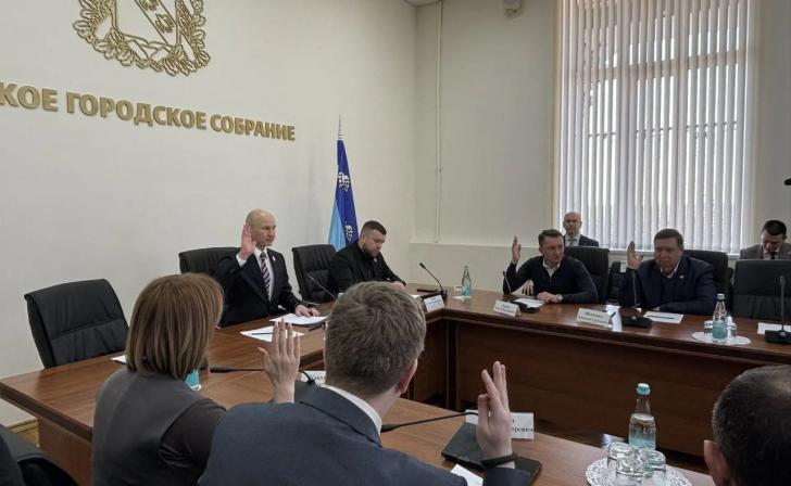 Хинштейн назвал отставку Токарева «поучительной историей»