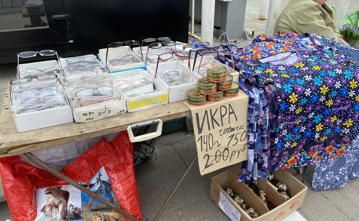 Куряне жалуются на уличных торговцев