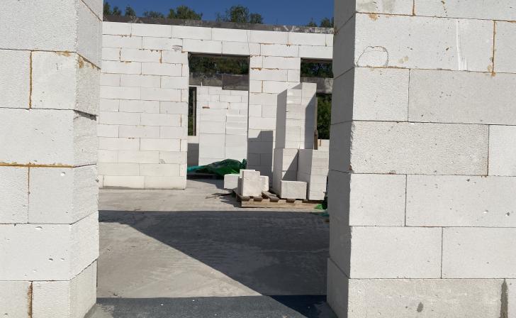 В Курской области началось строительство коттеджей для переселенцев