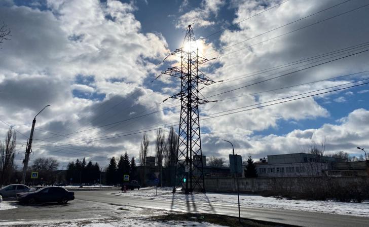 Курянам сообщили о новых номерах телефонов диспетчерской службы Курских электросетей