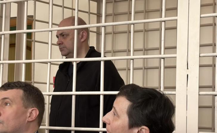 На имущество экс-губернатора Смирнова и его жены суд наложил арест