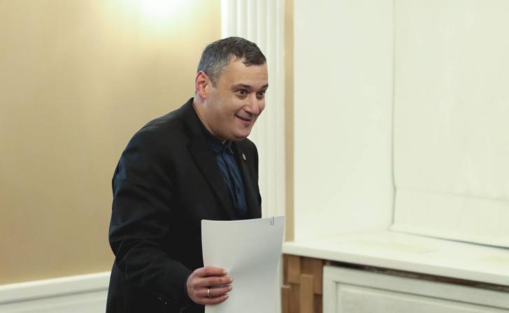 «Не найдетесь, я не уеду»: вернувший в Курск Хинштейн процитировал Высоцкого