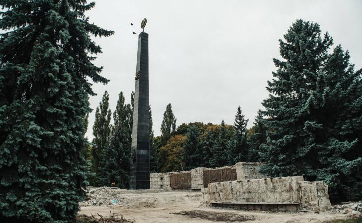 В Курске при демонтаже на Мемориале субподрядчик не отработал аванс на 15 млн рублей