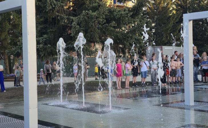 В Железногорске Курской области открыли новый фонтан