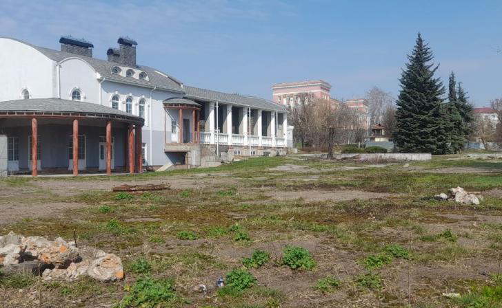 Самострой в Первомайском парке в Курске вскоре снесут