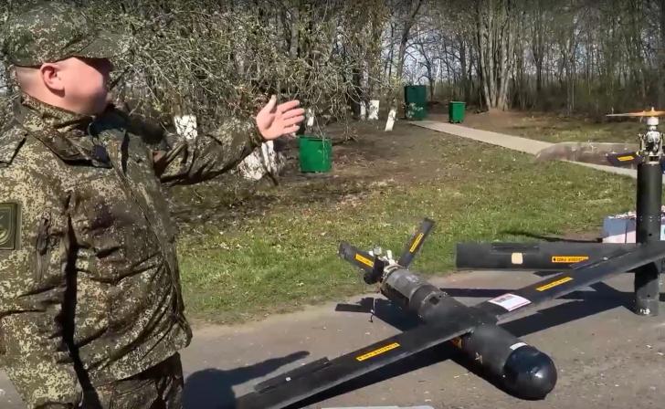Образцы обезвреженных в Курской области БПЛА и боеприпасов показали в Минобороны России