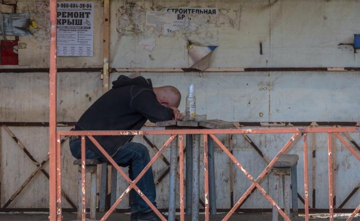 Куряне тратят на алкоголь на 27% больше, чем в среднем по России