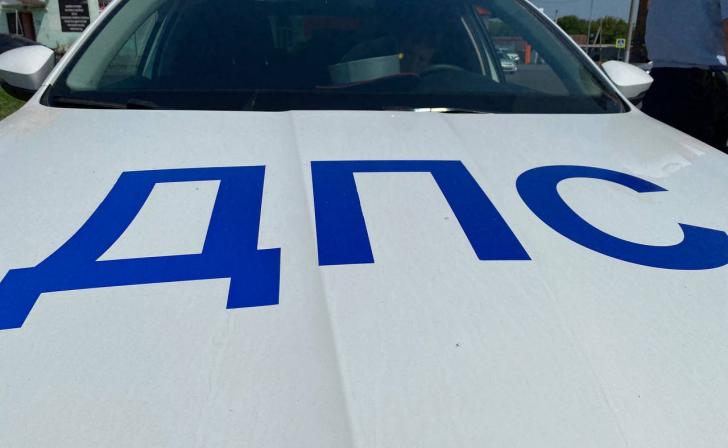 В Курске на улице Перекальского опрокинулся автомобиль «Опель Мокка»