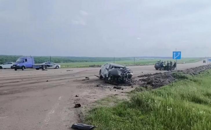 В ДТП под Курском ранены две маленькие девочки и два водителя