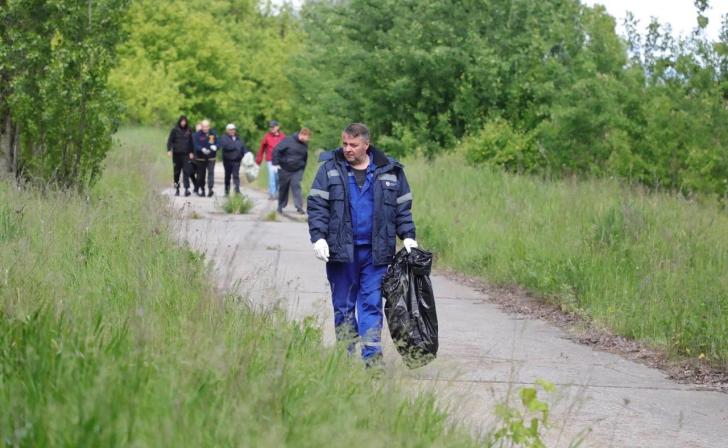 Сотрудники Курской АЭС привели в порядок 8 км береговой линии