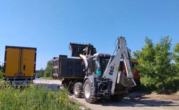 Незаконную свалку на 3-ей Агрегатной в Курске убирают по решению суда