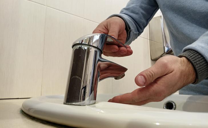 В Курске 6 улиц завтра останутся без холодной воды