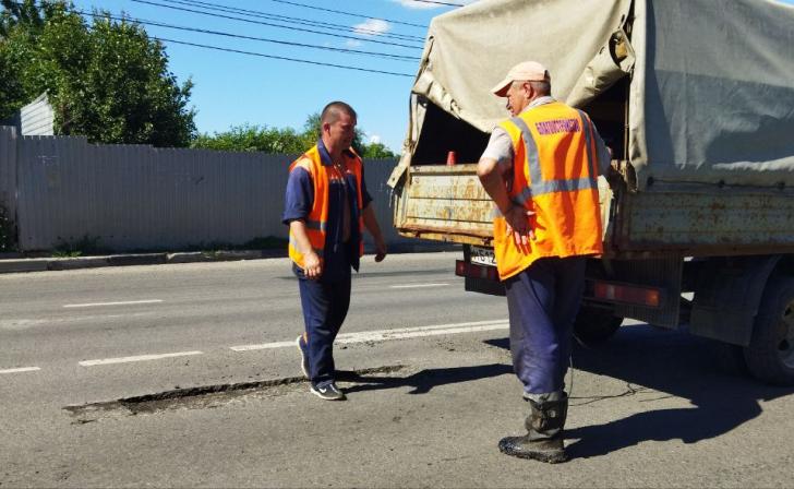 В Курске ведется ямочный ремонт на 14 улицах