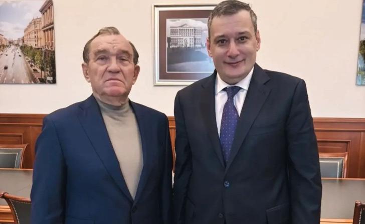 Курский губернатор поздравил с юбилеем Петра Бирюкова, заместителя мэра Москвы