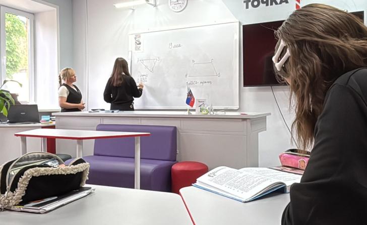 Фурсенко предложил усложнить ЕГЭ из-за большого числа стобалльников Фурсенко предложил усложнить ЕГЭ из-за большого числа стобалльников