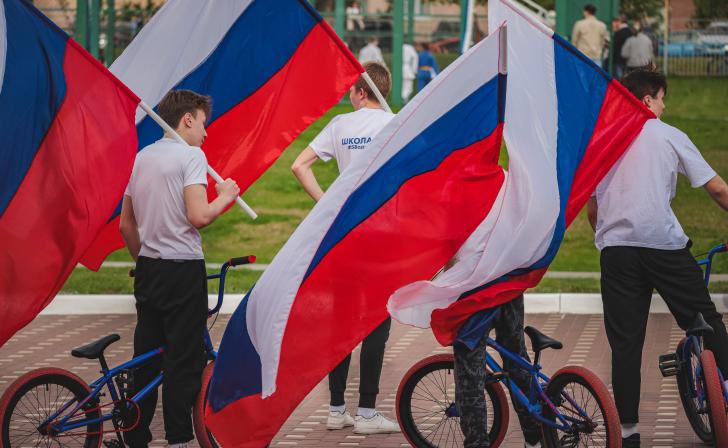 В Курске до конца недели пройдут мероприятия в честь Курской битвы и Дня флага